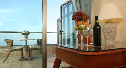 Crowne Plaza HAIFA Room Type - 1 Queen Premium Bay View Furnished Balcony Sofa Bed
