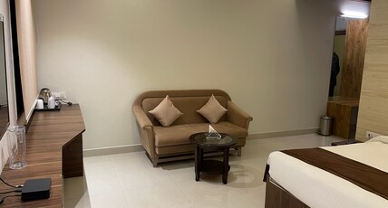 Maheshwari Jalsa Room Type - EXECUTIVE ROOM