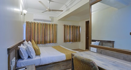 Hotel Rainbow Room Type - Deluxe AC Room