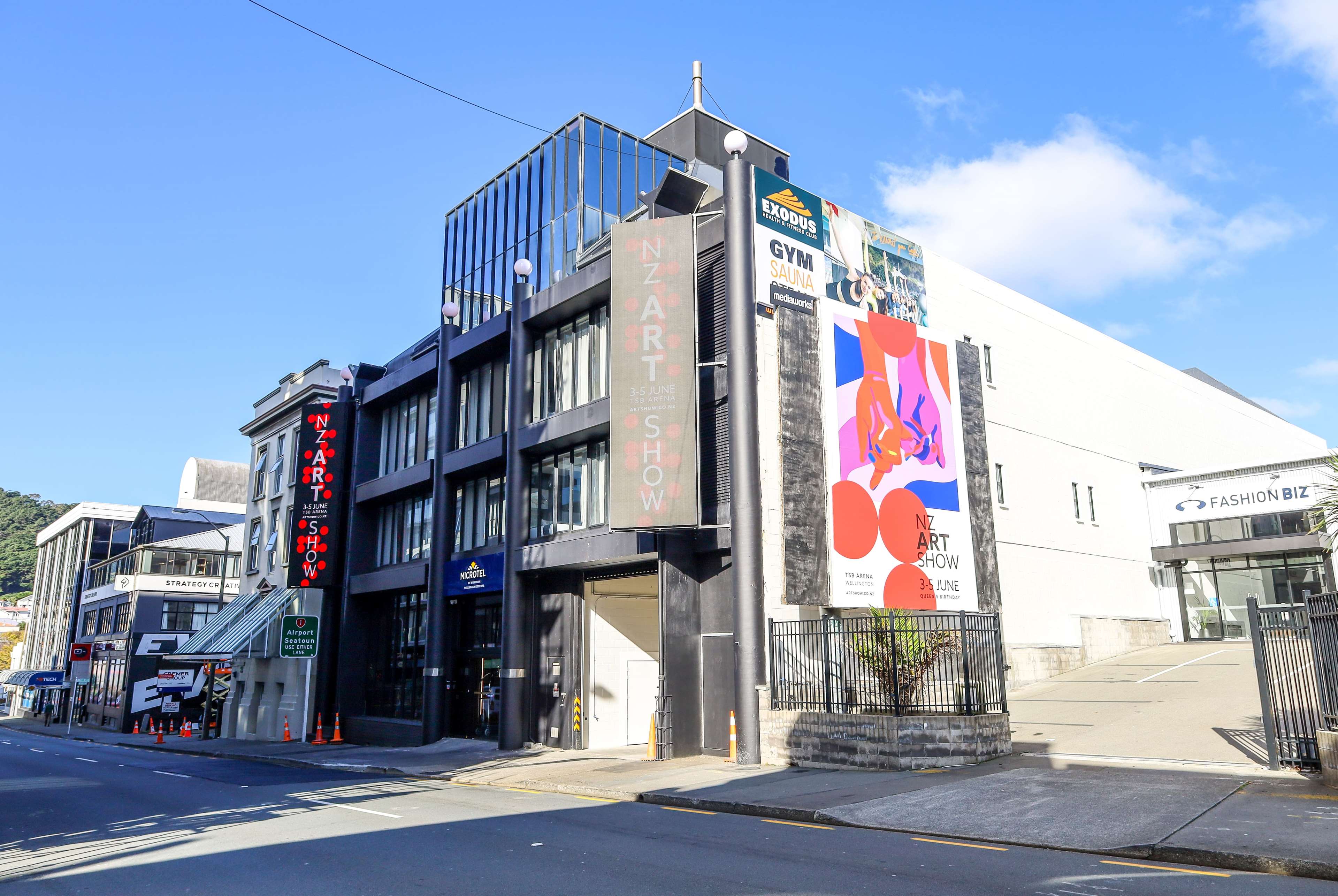 Microtel by Wyndham Wellington - Tap to explore photos
