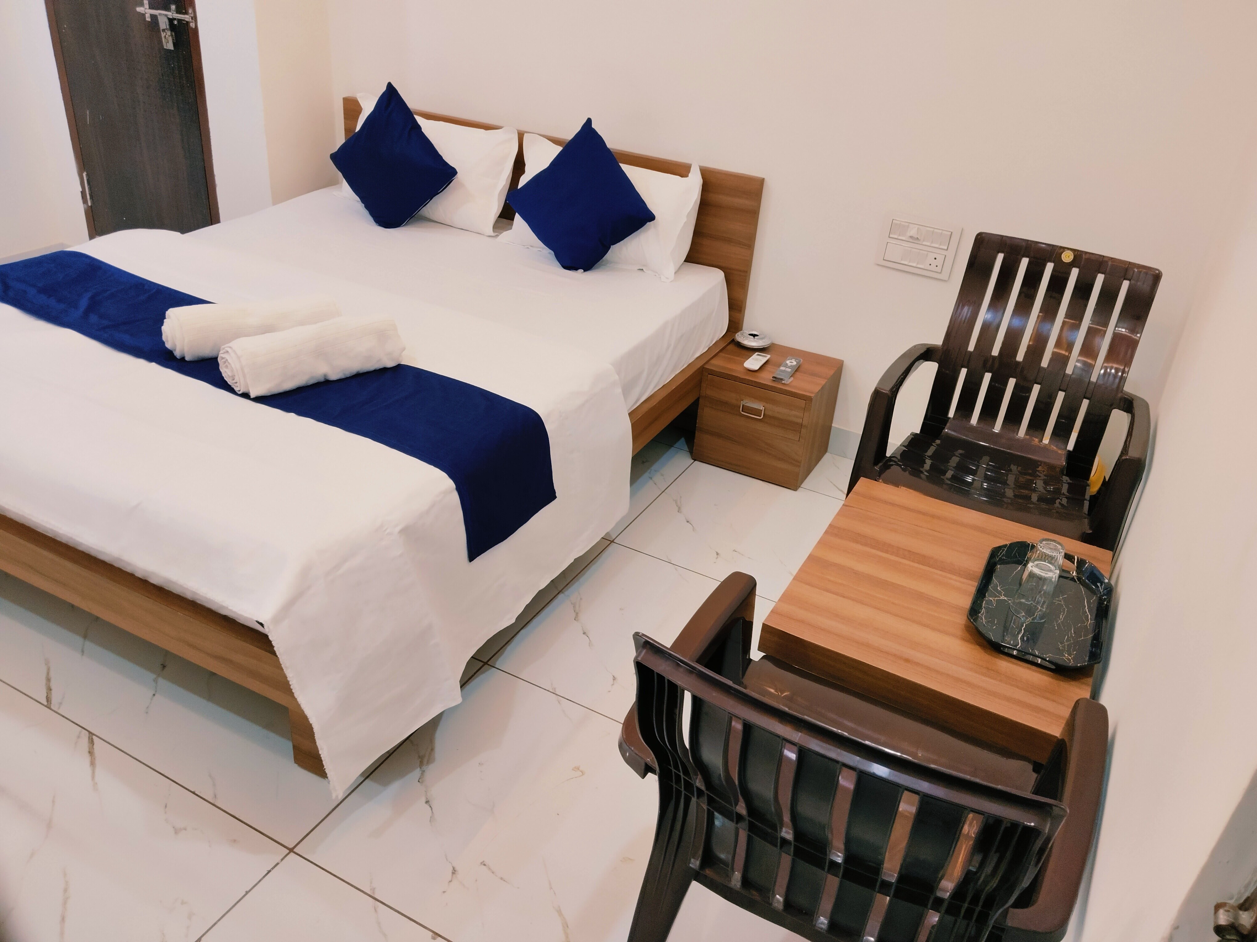 Hotel Bhavya Palace - Tap to explore photos