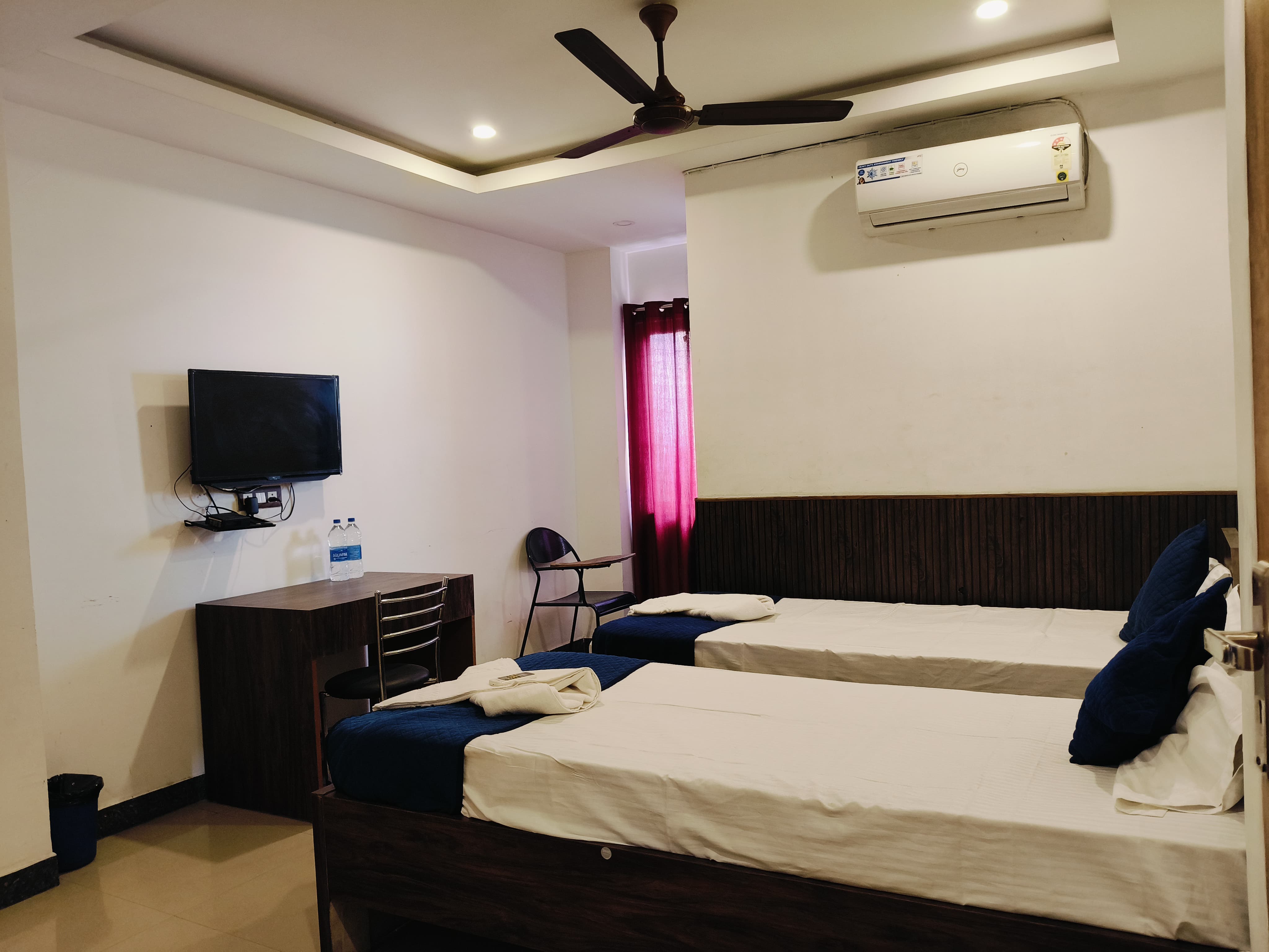Hotel Dharapur Inn - Tap to explore photos