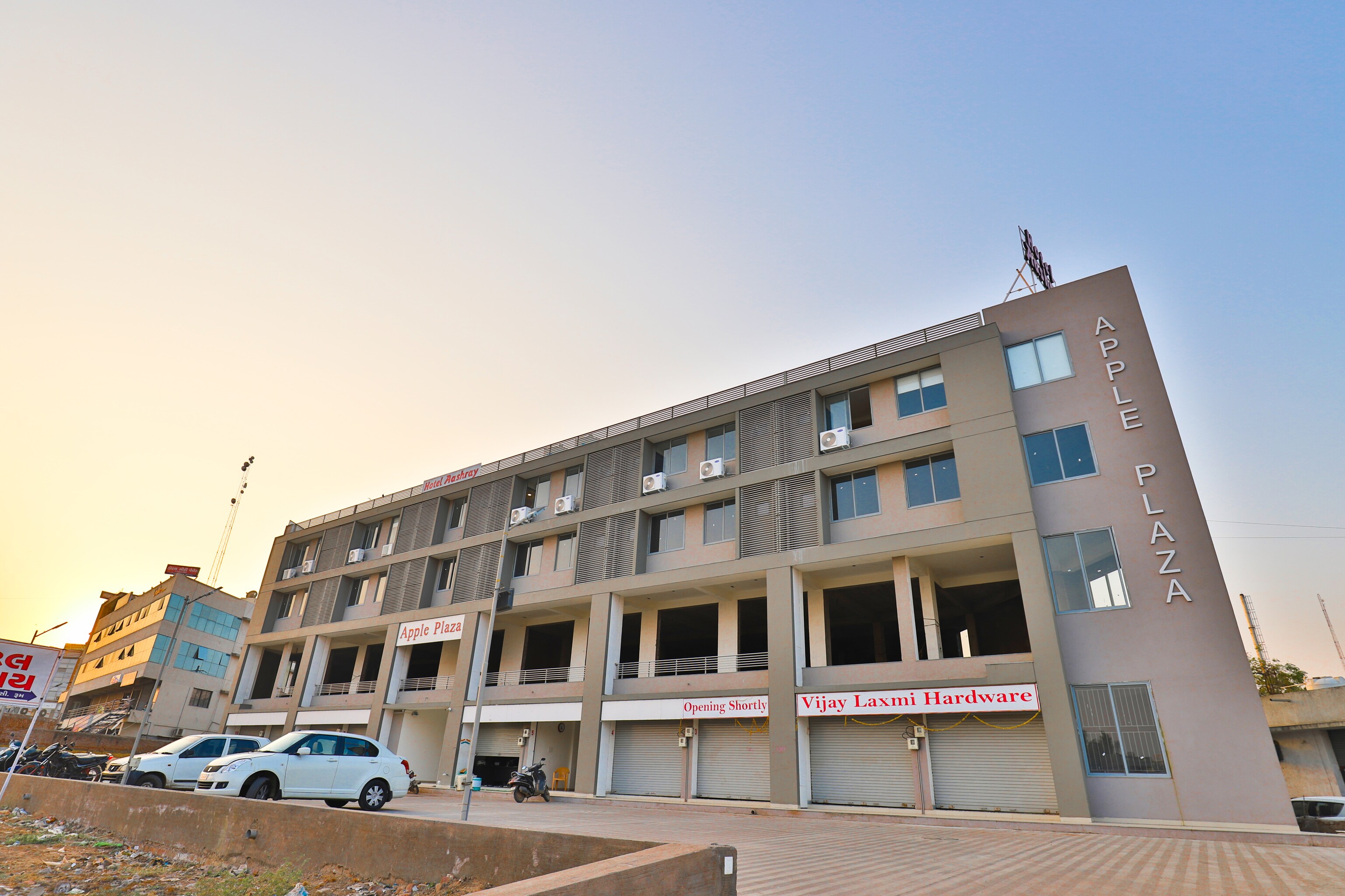 Hotel Aashrit - Tap to explore photos