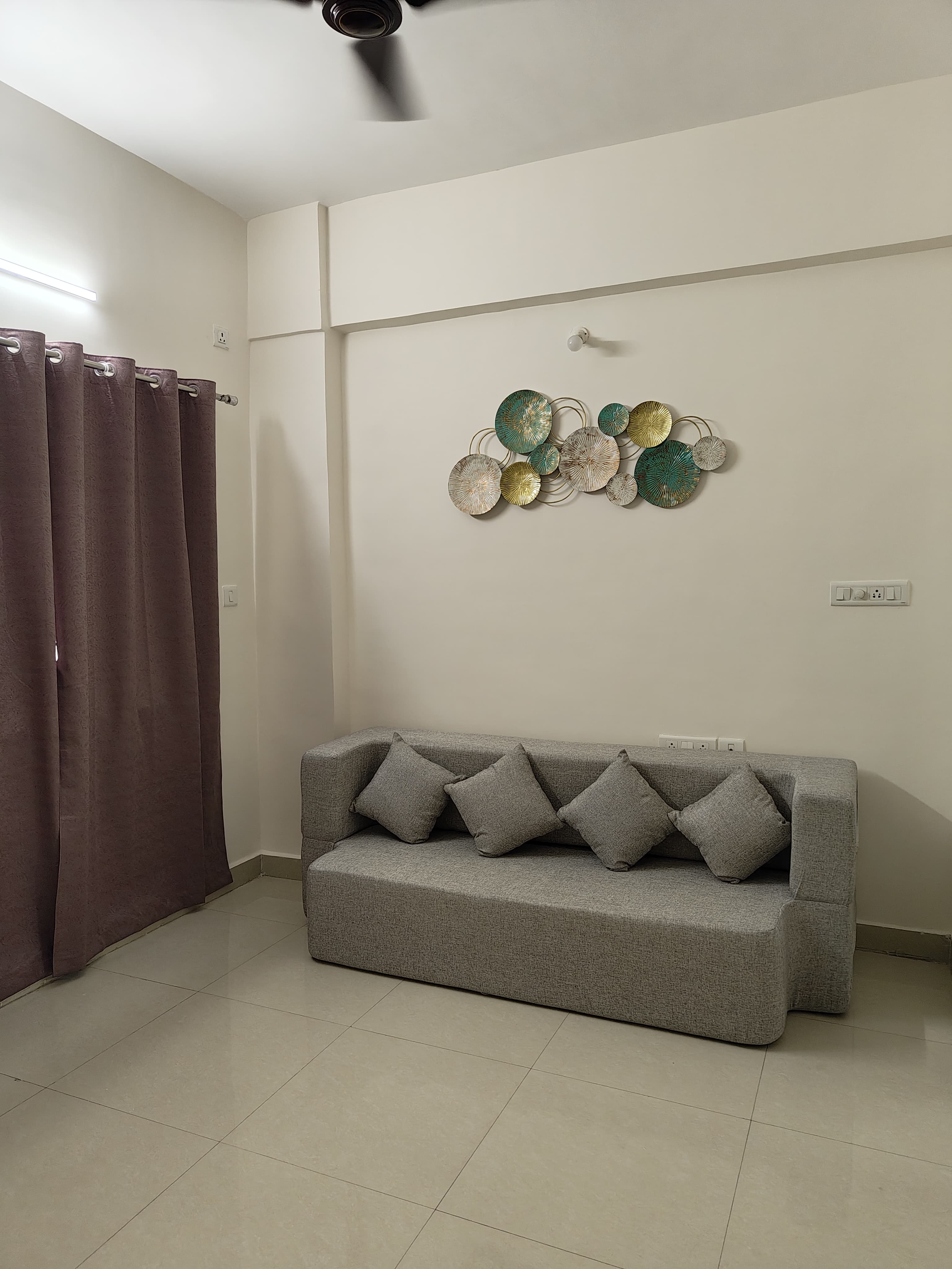 Rajani's Luxury Guest House - Tap to explore photos