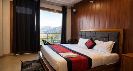 The Grahil Hotel & Restaurant Room Type - Deluxe Room with Balcony and Mountain View