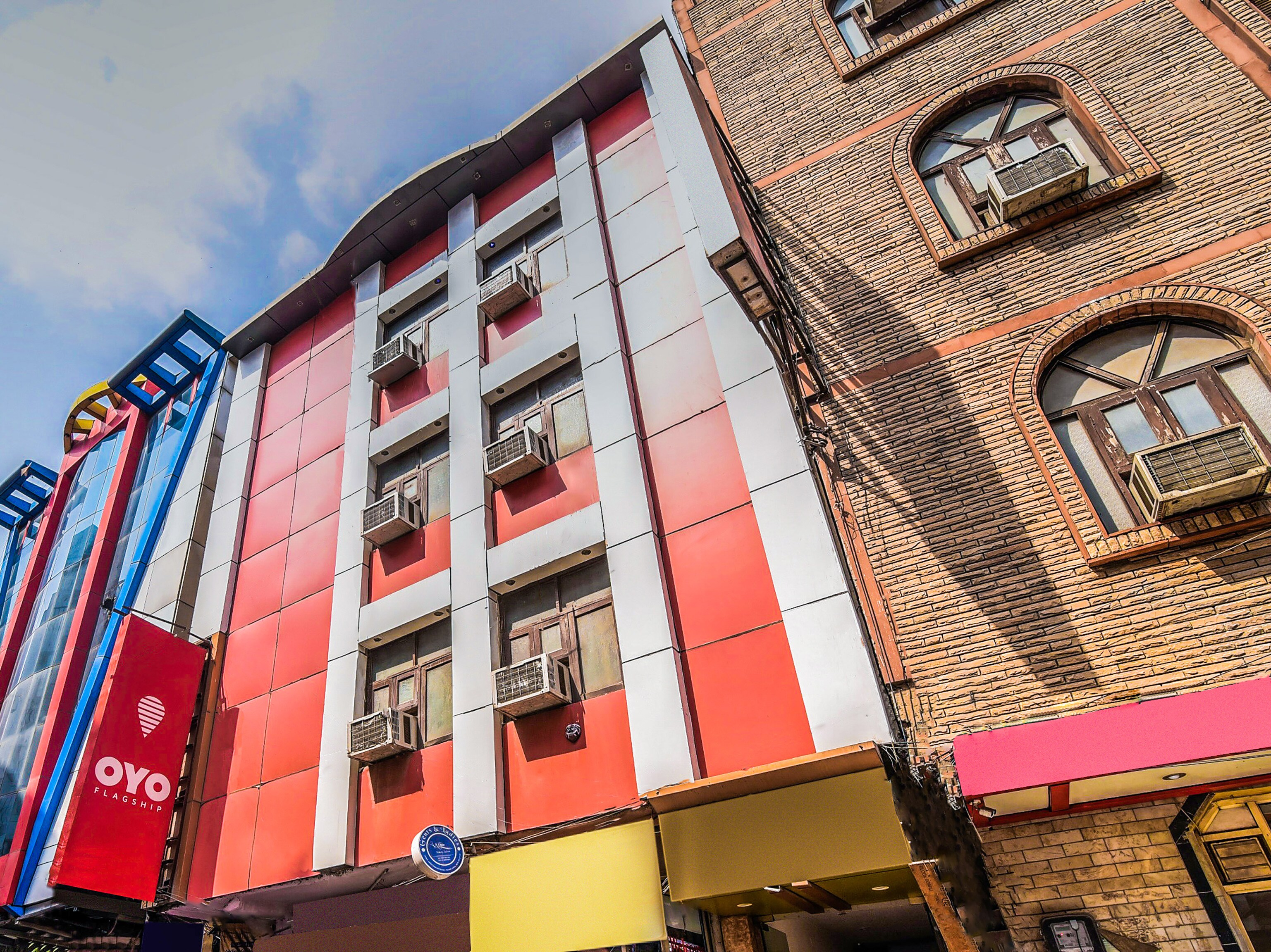 Hotel O Km International - Tap to explore photos
