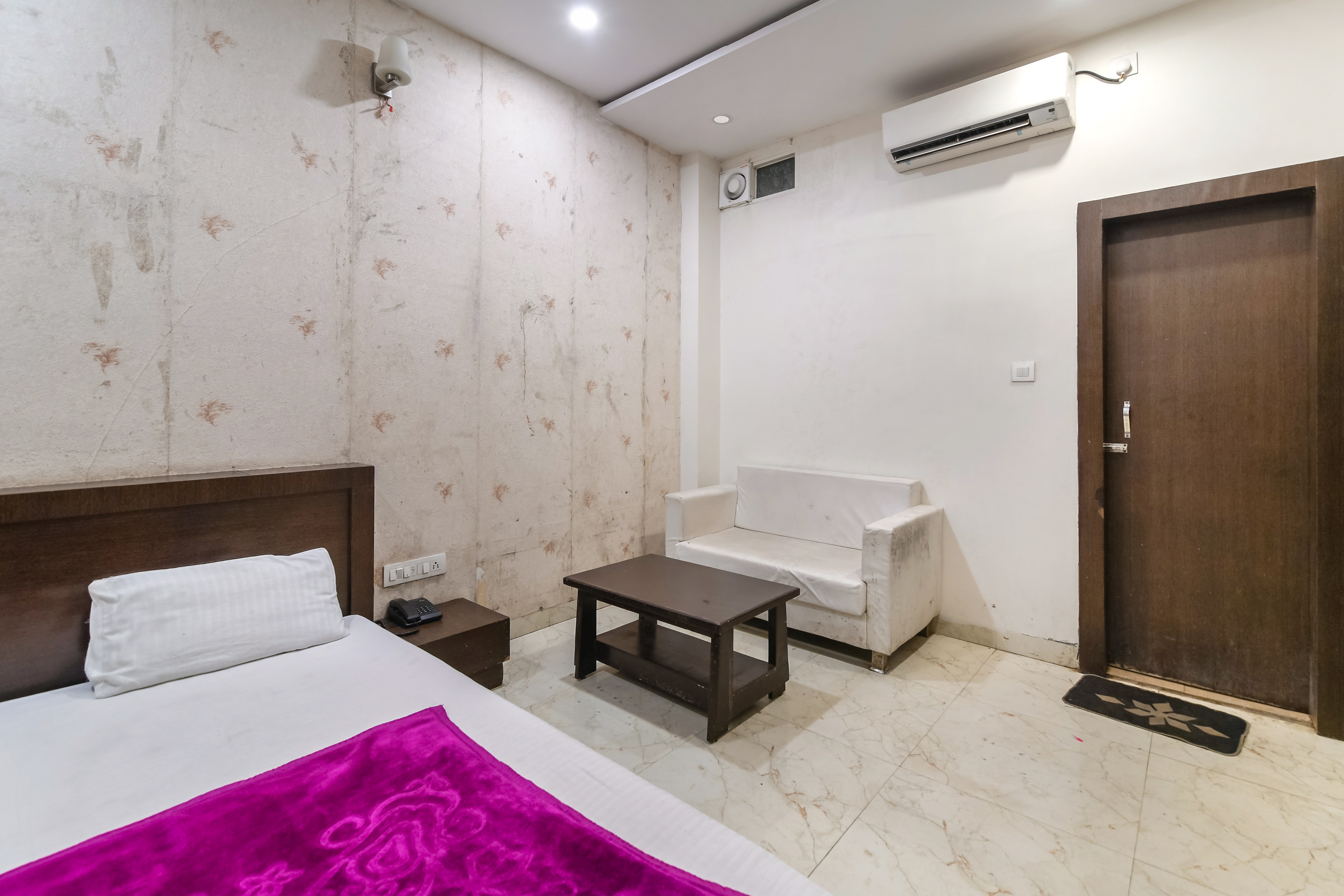 Hotel City Palace (Near Mahakal), Ujjain - Tap to explore photos