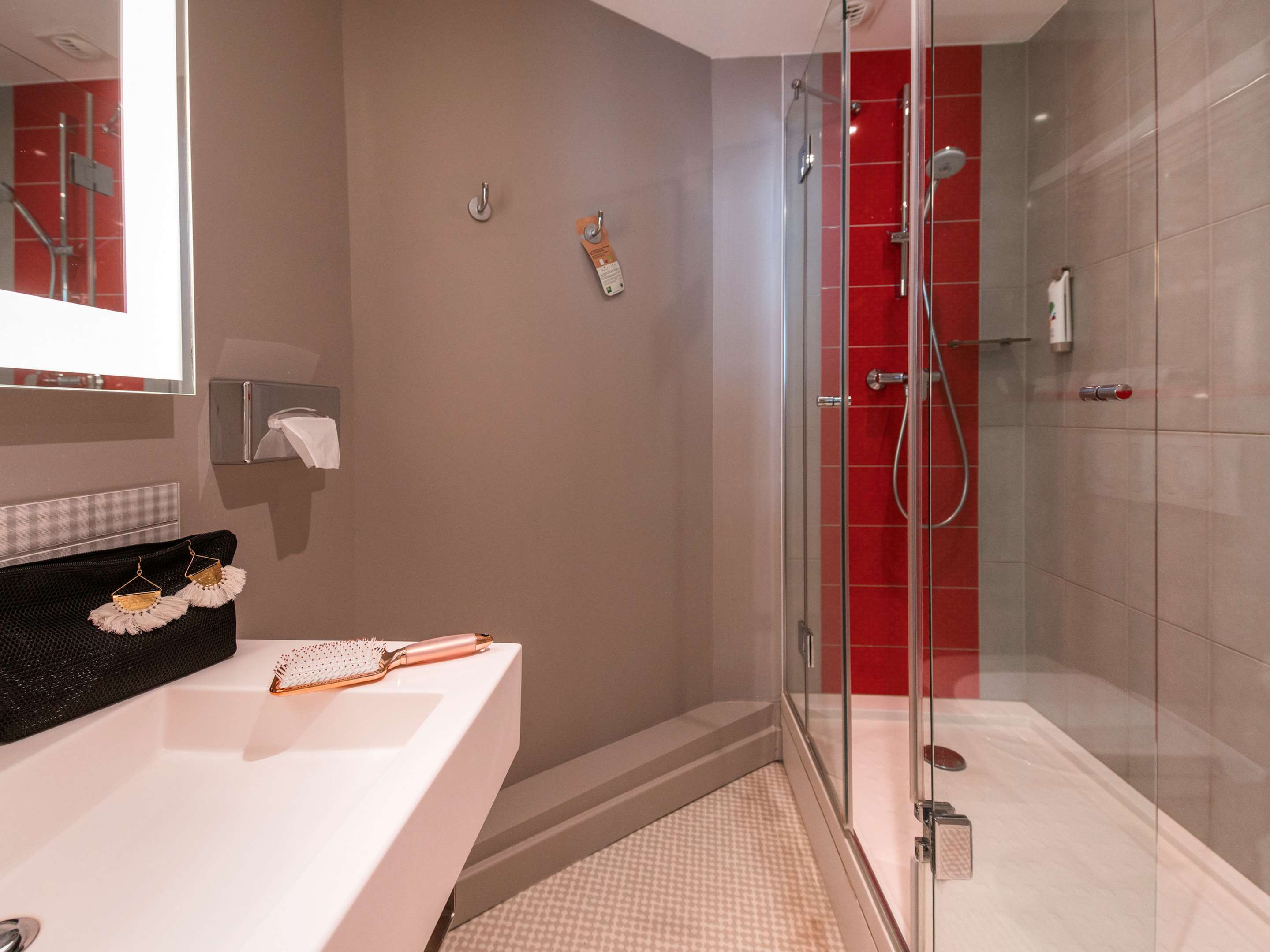 IBIS STYLES LILLE GRAND PLACE - Tap to explore photos