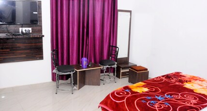 HOTEL DELIGHT Room Type - Deluxe