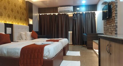 Hotel Lemon Royal Room Type - Royal Twin (Hill View Room and work desk)