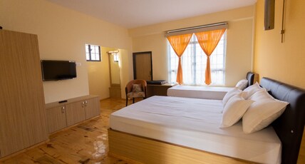 The Eureka Inn N Cafe Room Type - Family Room With Free Wifi And Attached Balcony