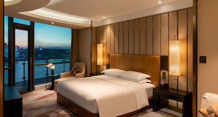 InterContinental CHANGSHA Room Type - 1 King Premium Balcony