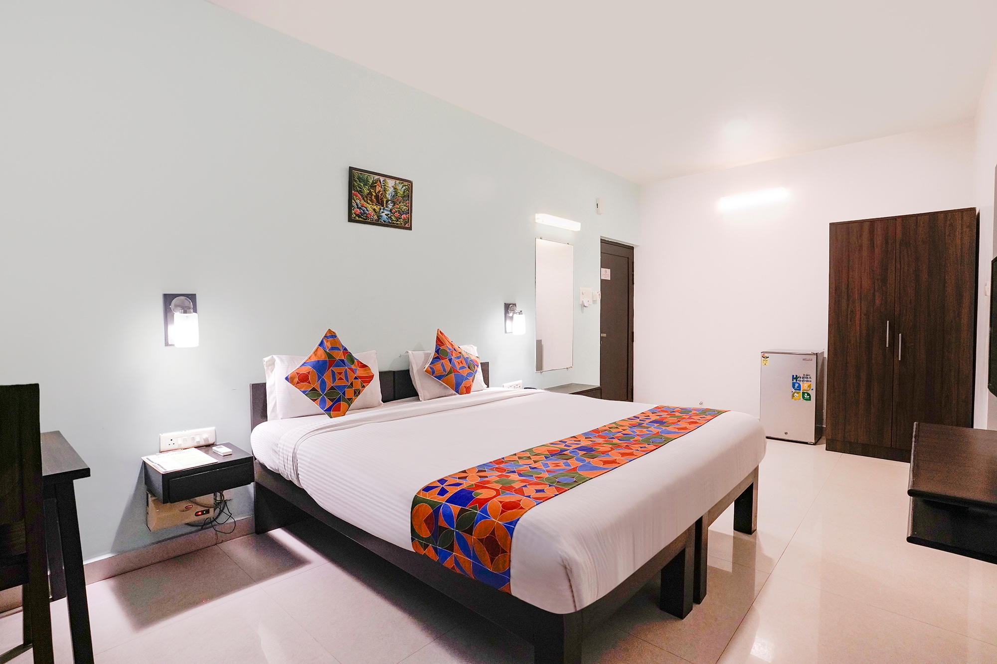 FabHotel X & Z - Nr. Calangute Beach - Tap to explore photos