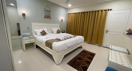 Hotel Solmere Room Type - Deluxe Room