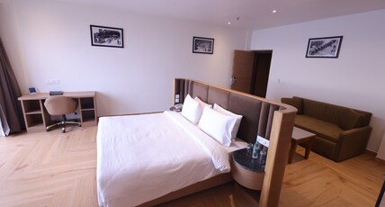 Ramada By Wyndham Mussoorie Mall Road Room Type - 1 Queen Bed, Valley View Suite, Non-Smoking Ramada By Wyndham Mussoorie Mall Road Room Type - 1 Queen Bed, Valley View Suite, Non-Smoking