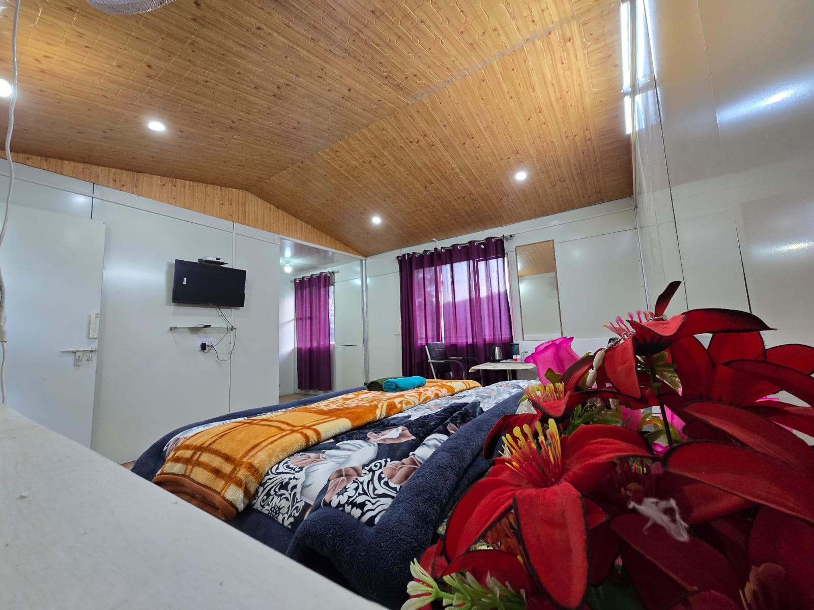 Thakur Home Stay Dhamechi - Tap to explore photos