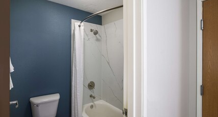 Best Western Plus Mountain View Auburn Inn Room Type - Suite-2 King Beds, Non-Smoking, Sofabed, 2 Flat Screen Tvs, Kitchenette, Wi-Fi, Full Breakfast Best Western Plus Mountain View Auburn Inn Room Type - Suite-2 King Beds, Non-Smoking, Sofabed, 2 Flat Screen Tvs, Kitchenette, Wi-Fi, Full Breakfast