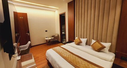 SHEHNAI HOTEL AND BANQUET Room Type - Deluxe Room