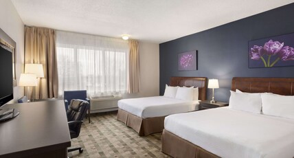 Days Inn & Conference Centre by Wyndham Montreal Airport Room Type - 2 Queen Beds, Non-Smoking