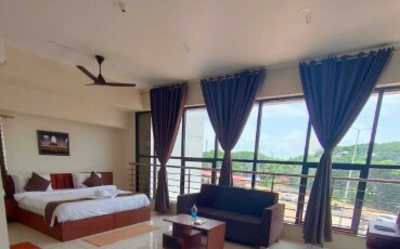 Hotel Crown Inn Room Type - Executive suite AC Room