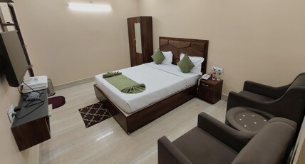 BP PLACE HOTEL Room Type - DELUXE ROOM