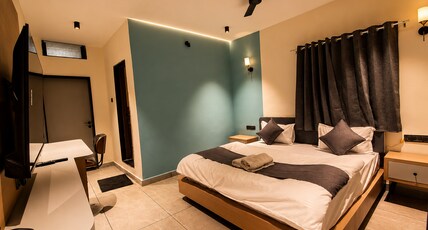 The Peach Tree Homestay Room Type - Deluxe Double Bed Ac Room