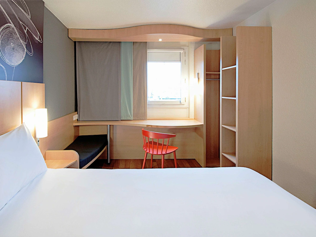 ibis Barcelona Meridiana Room Type - Room for 2 adults and 1 child