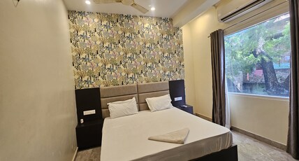HOTEL ARYA Room Type - Super Deluxe AC Room (New Wing)