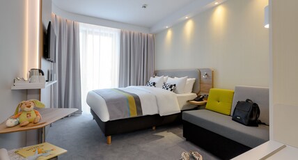 Holiday Inn Express FULDA Room Type - 1 Queen Bed Standard Sofa Bed