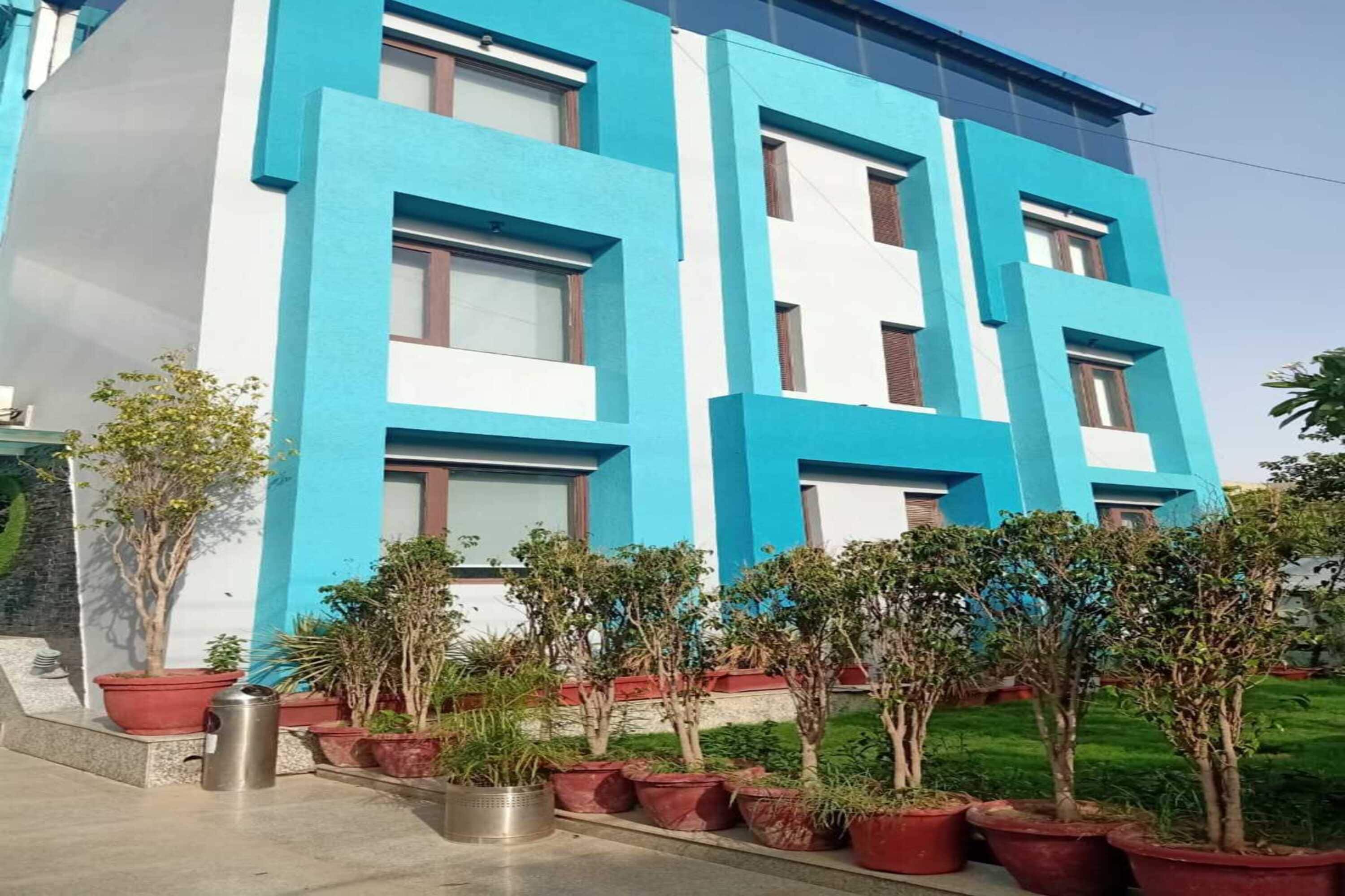 Asian Suites 584 IFFCO Metro - Tap to explore photos