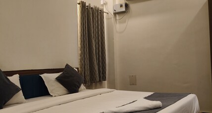 HOTEL RIVER WAY Room Type - Double Bedroom