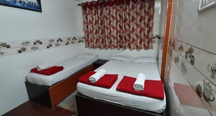 Hotel Sai Laxmi Room Type - Triple Bed Non-A.C.