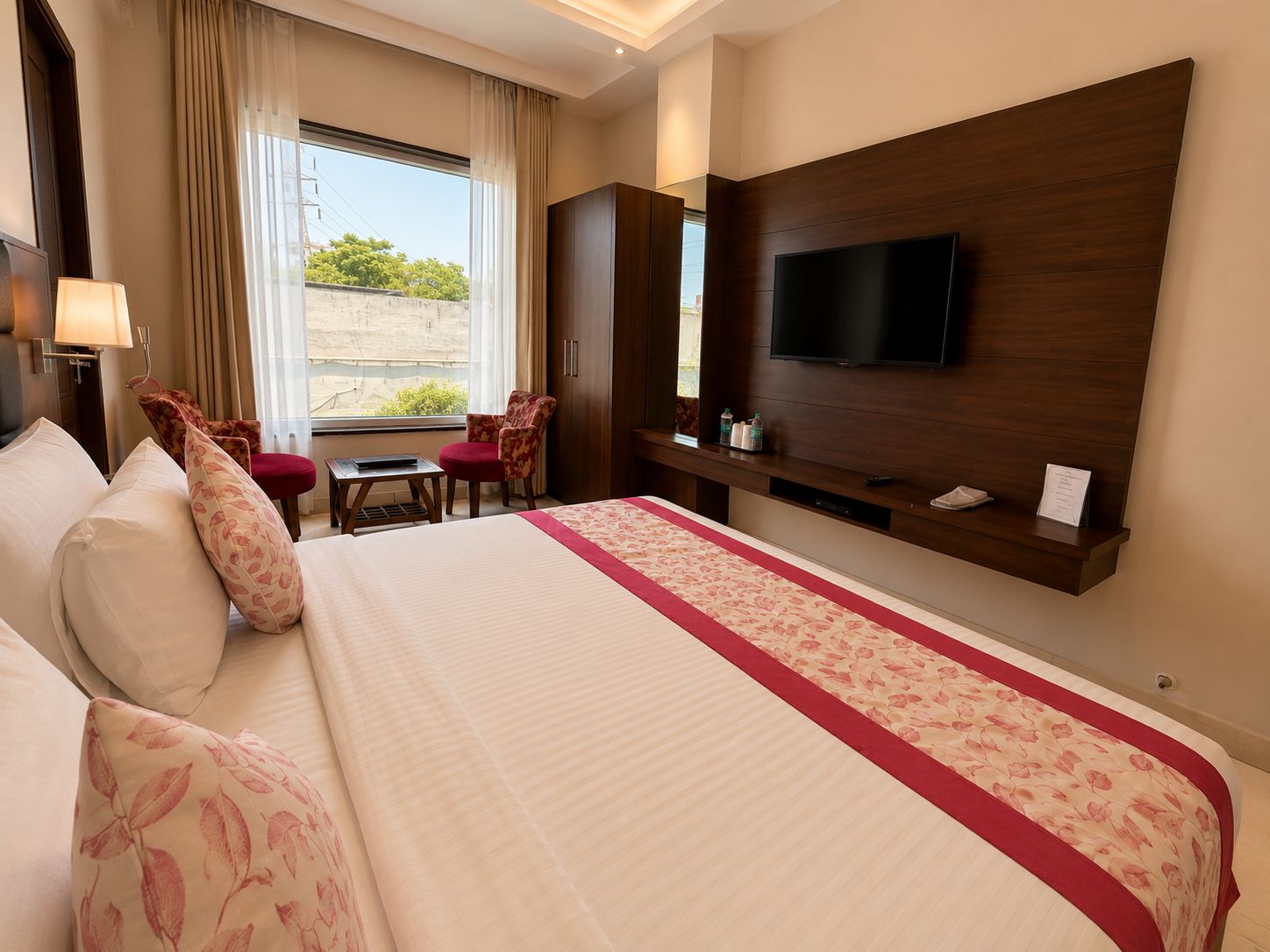 Hotel Ramaya Inn @ Har Ki Pauri Road - Tap to explore photos