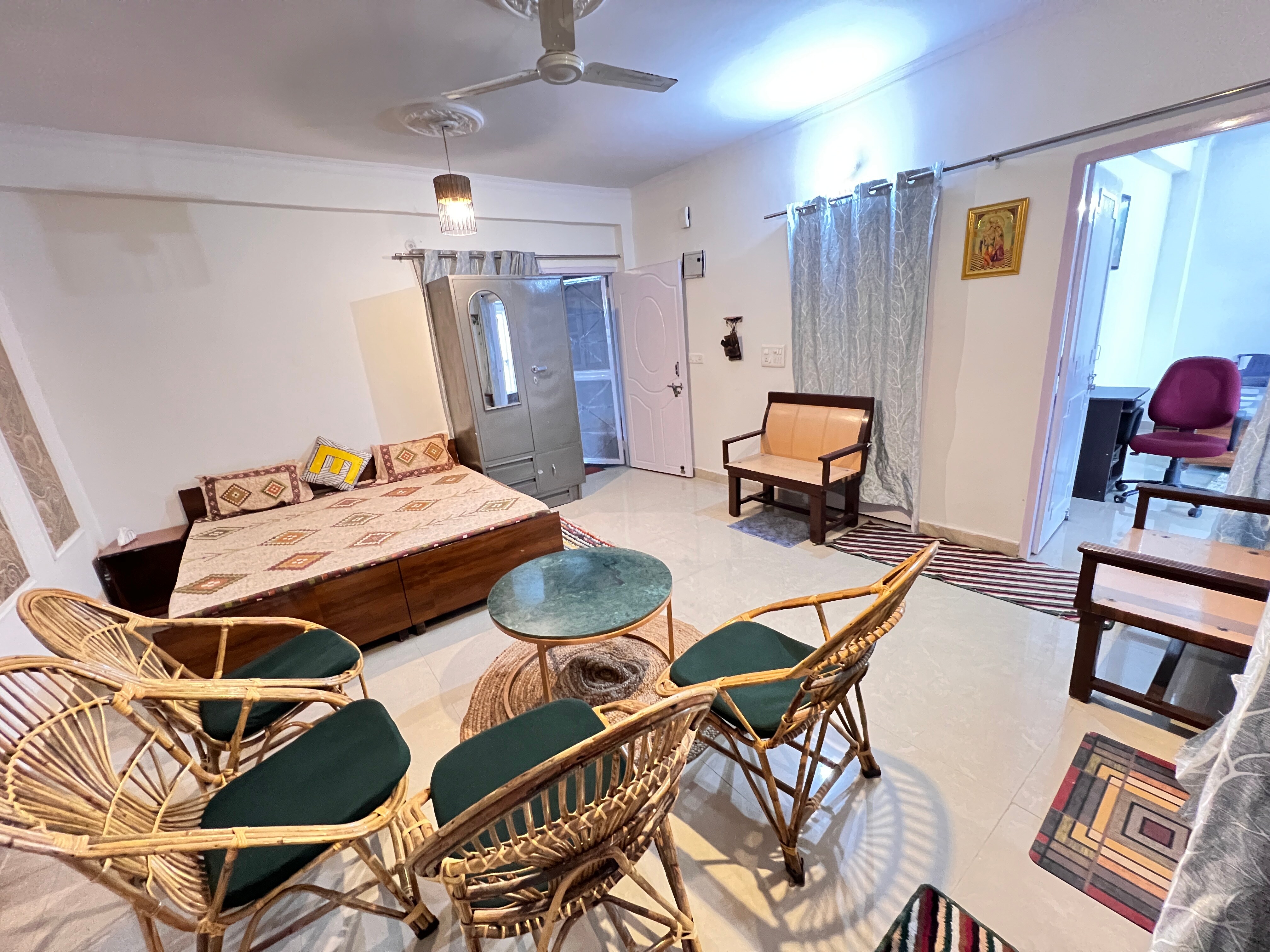 1 BHK Studio - Socialgully Staycation - Tap to explore photos