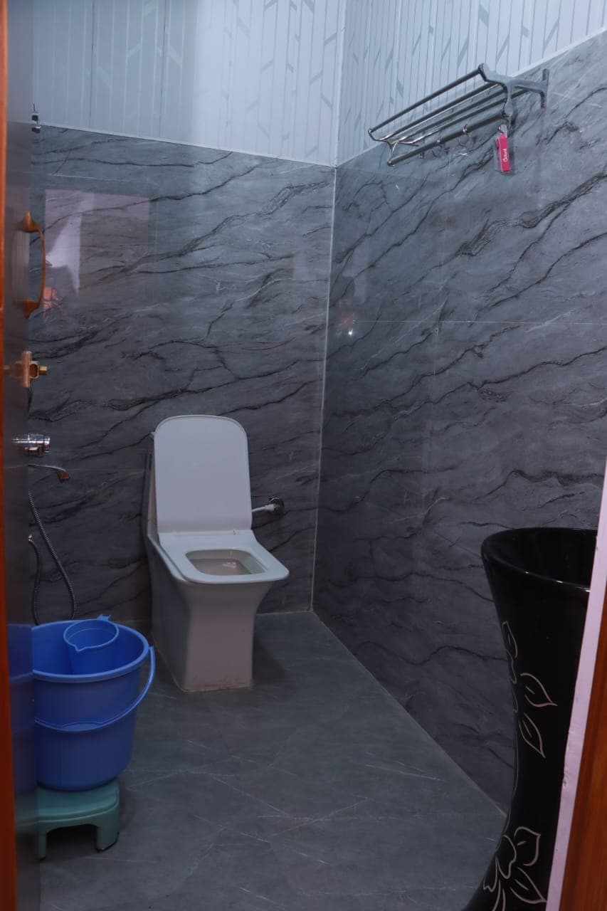 Hotel Vivanta - Tap to explore photos