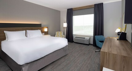 Hampton Inn Verona at Turning Stone+++ Room Type - KING W  FRIDGE MICROWAVE