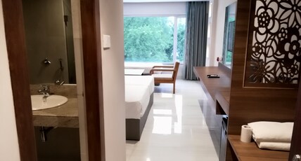 Lake View Resort Room Type - Deluxe Garden Facing Room