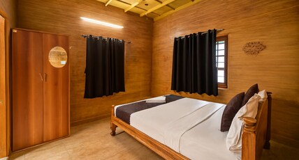 Holidayz by Stayz Royale - A Misty & Wooden experience Room Type - Kerala Style Wooden Villa