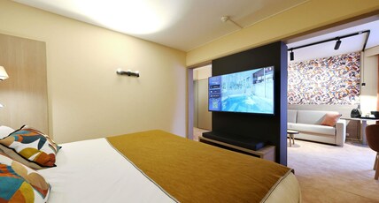Hotel Mercure Grenoble Centre President Room Type - Junior Suite with 1 kingsize bed and Sofa
