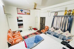 Banke Bihari Home Stay