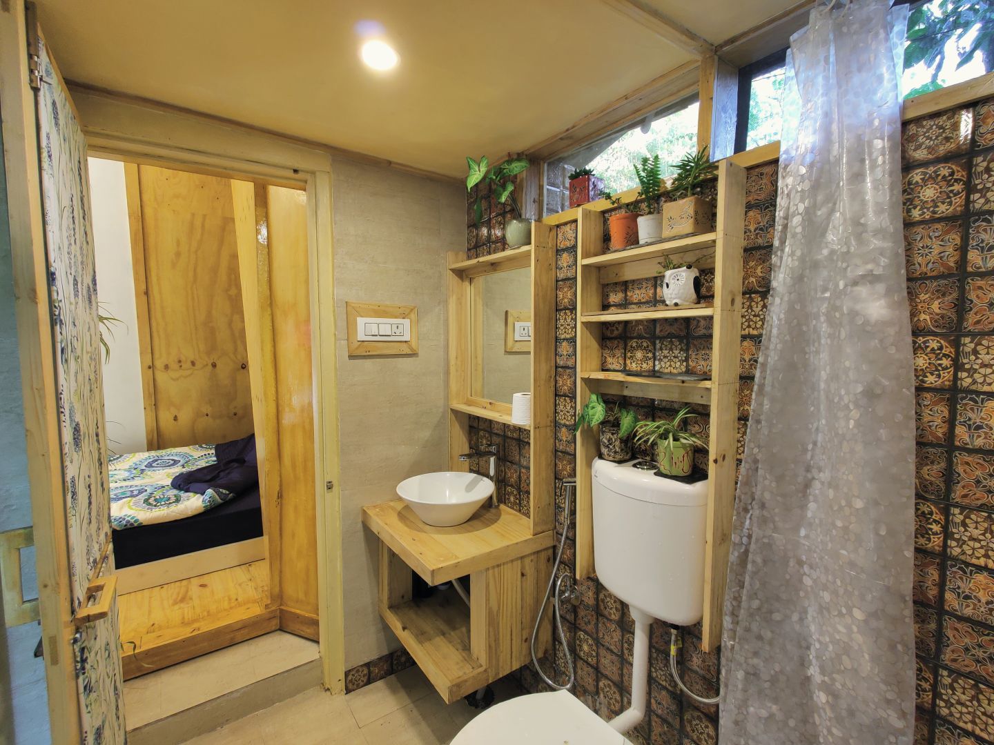 Wandersthirst Dharmashala: A Frame Tiny-cozy Glamp - Tap to explore photos