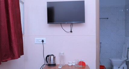 Hotel Rajan Room Type - Family Room With AC