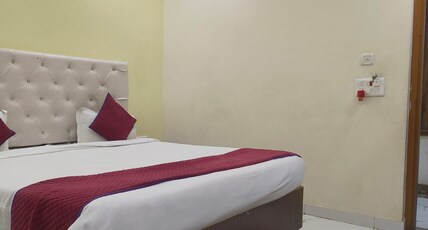 R S GRAND HOTEL AND RESTAURANT Room Type - Deluxe Room