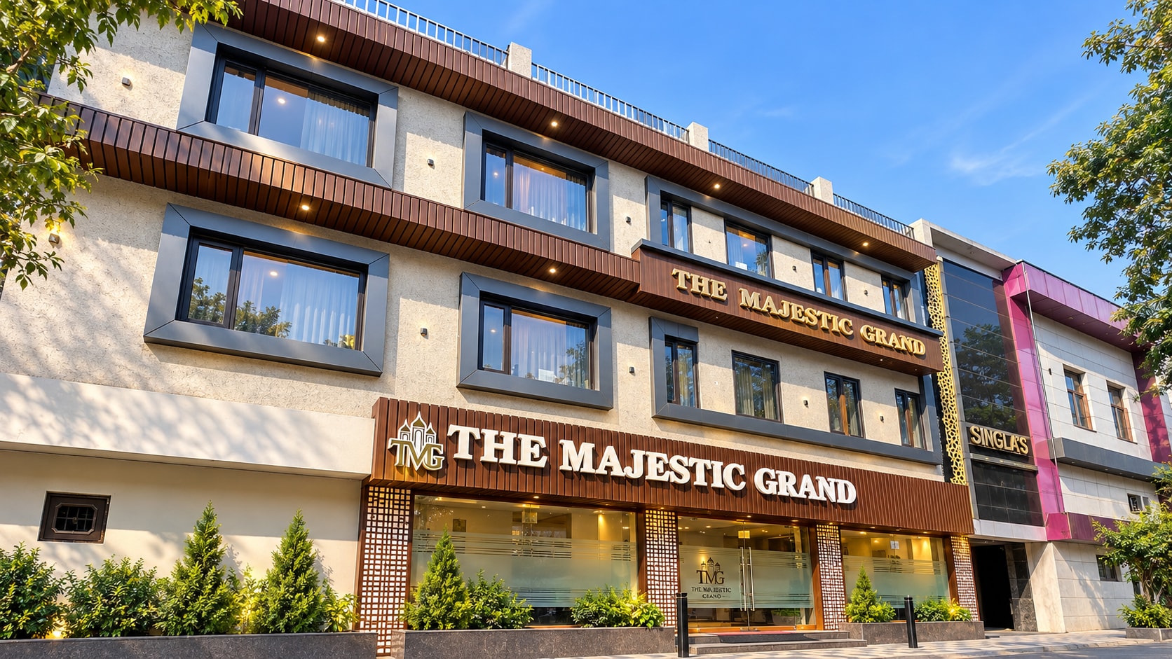 THE MAJESTIC GRAND - Tap to explore photos