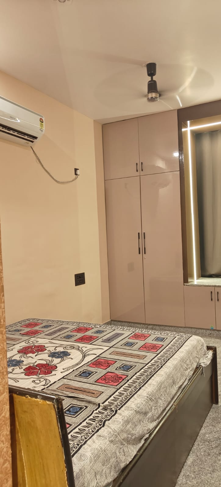 PVR HOMESTAY - Tap to explore photos