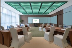 Holiday Inn Beijing Focus Square, an IHG Hotel