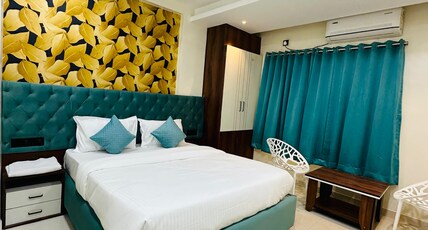 Hotel Elite Stay Room Type - Deluxe Room with Square Bed