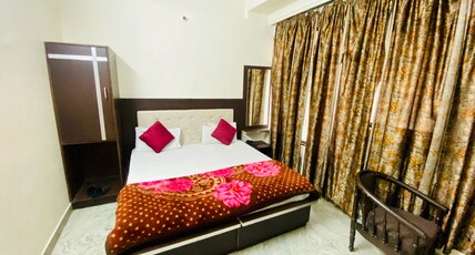 Hotel Mayur Classic Room Type - Deluxe AC Room 