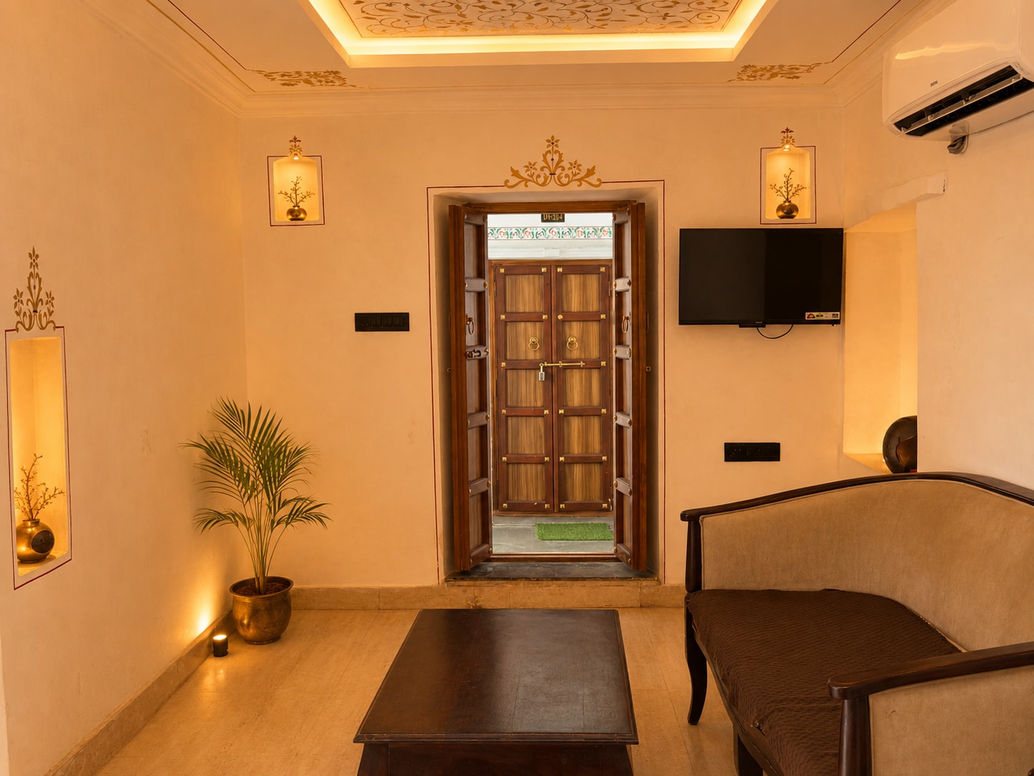 Amoraya - A Lake View Heritage Haveli (Old City Udaipur) - Tap to explore photos