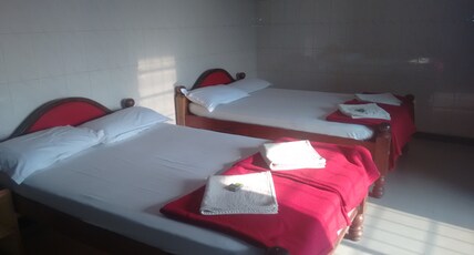 Hotel Nilgiris Room Type - Deluxe 4 Bed Room Ac
